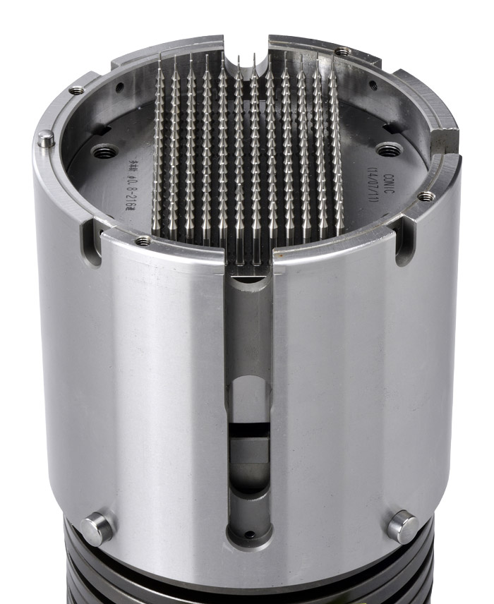 穴径が細いため、連続して打ち抜き加工を行うとパンチが折損するリスクが高く、安定した加工が難しい。