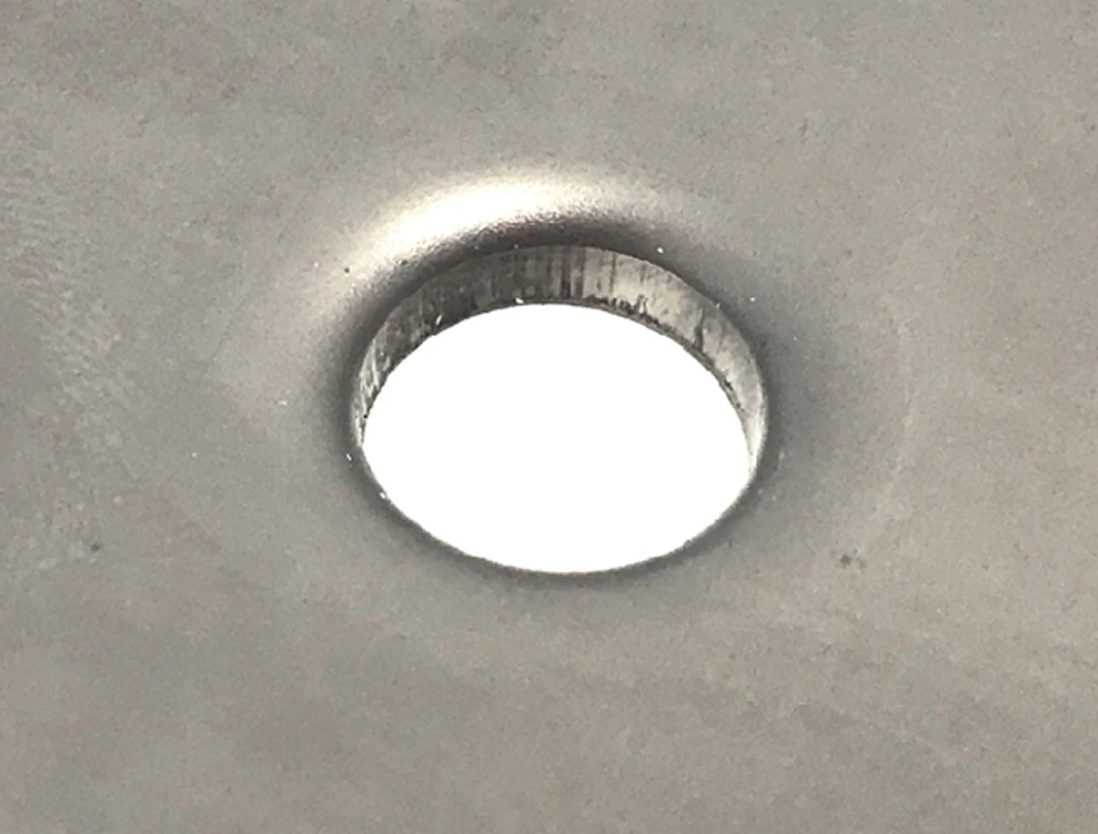 φ12バーリングで加工したもの